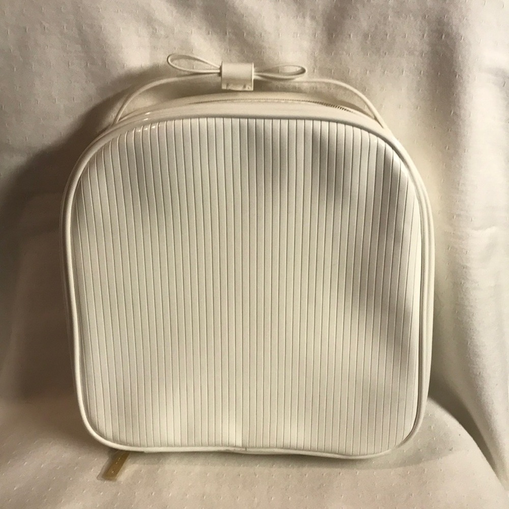Estée Lauder White Ribbed Texture Travel Cosmetic Bag with Bow Handle